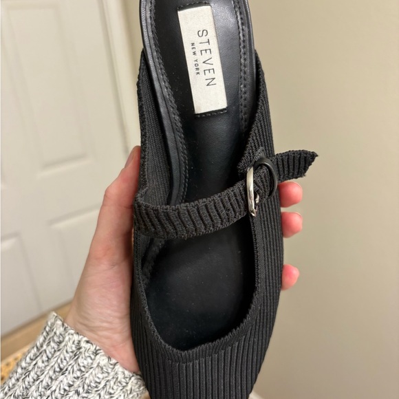 Steve Madden Slip On Shoes - Picture 7 of 9